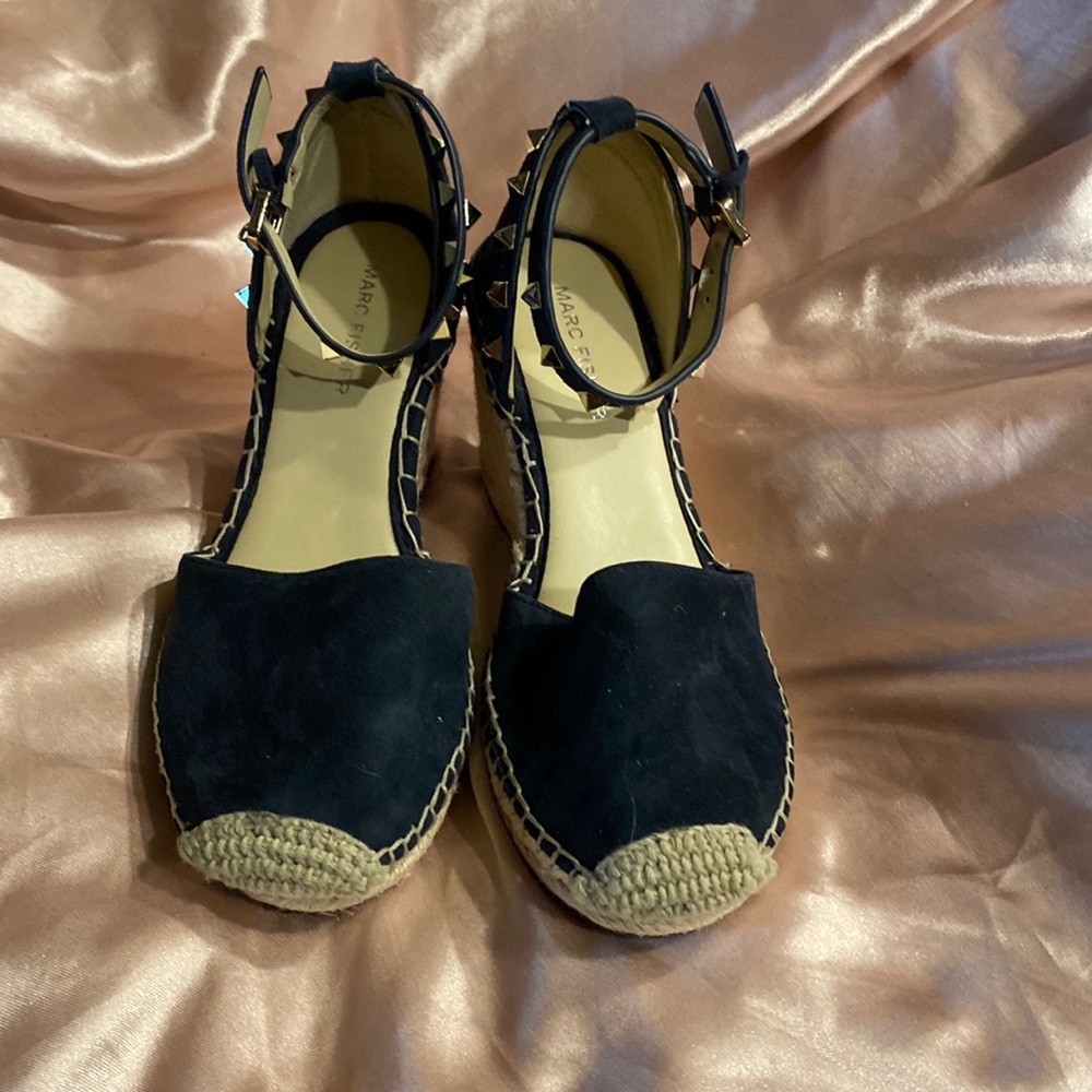 Marc Fisher size 6 navy rock stud espadrille